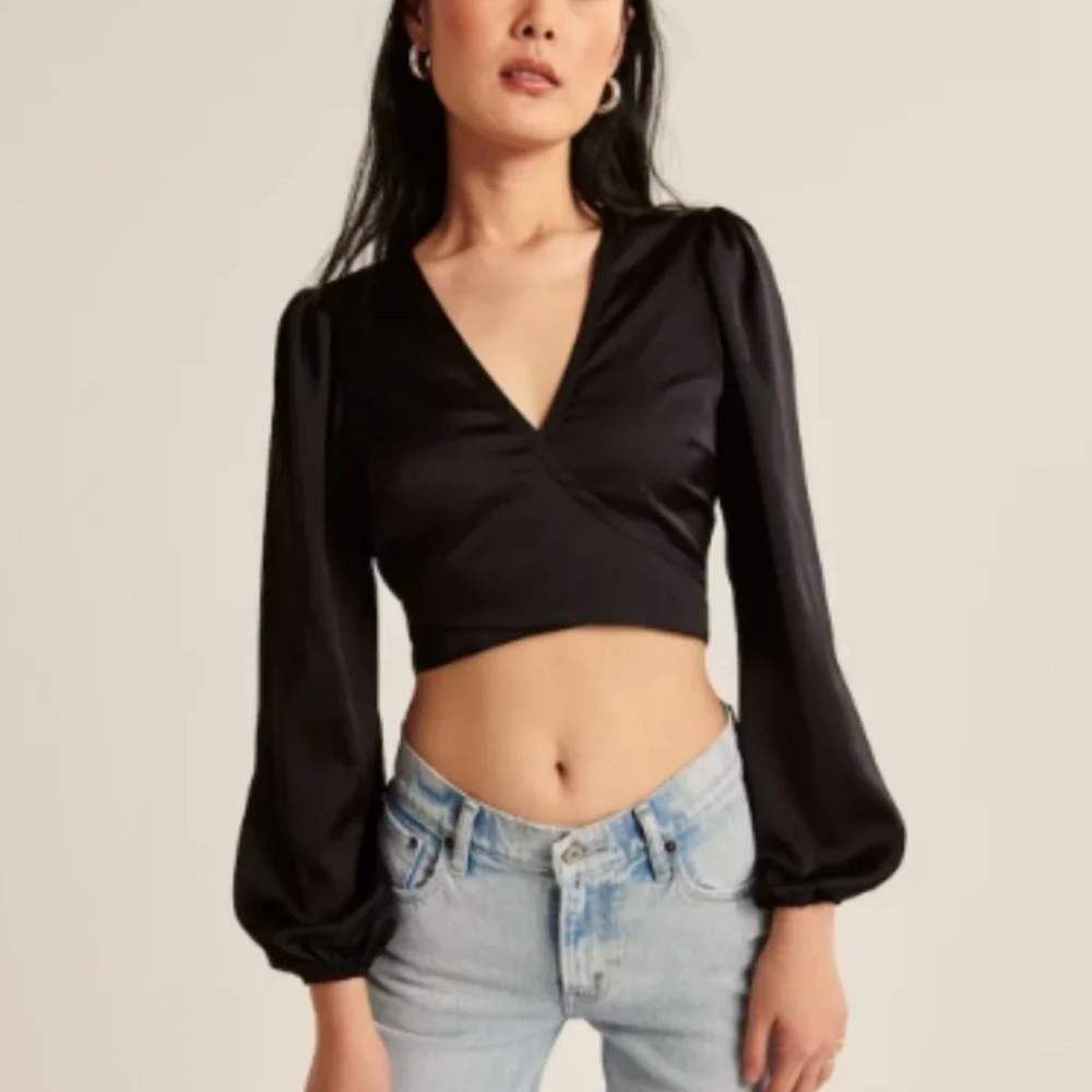 NWT Abercrombie & Fitch Black Long Sleeve Satin Wrap Top Size XL